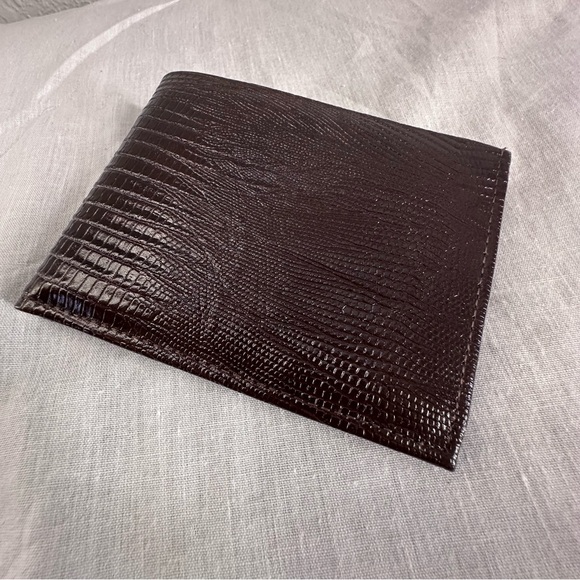 Prince Gardner Brown Embossed Leather Bi-Fold Wallet | ID Window | Vintage - Picture 11 of 14